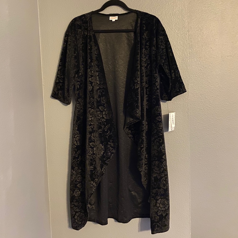 NWT LuLaRoe Shirley Kimono- Small Black